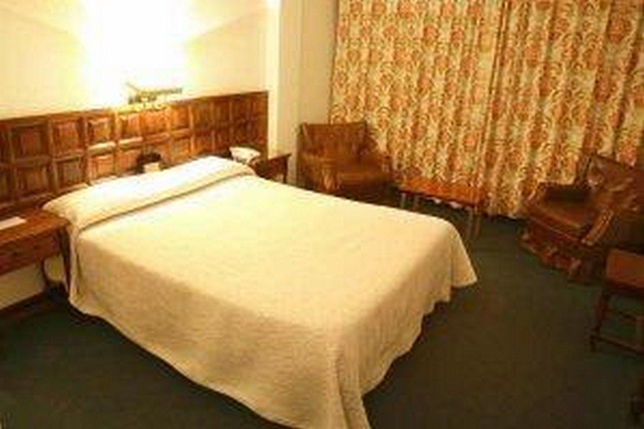 Monclus Hotel ปาเลนเซีย ภายนอก รูปภาพ